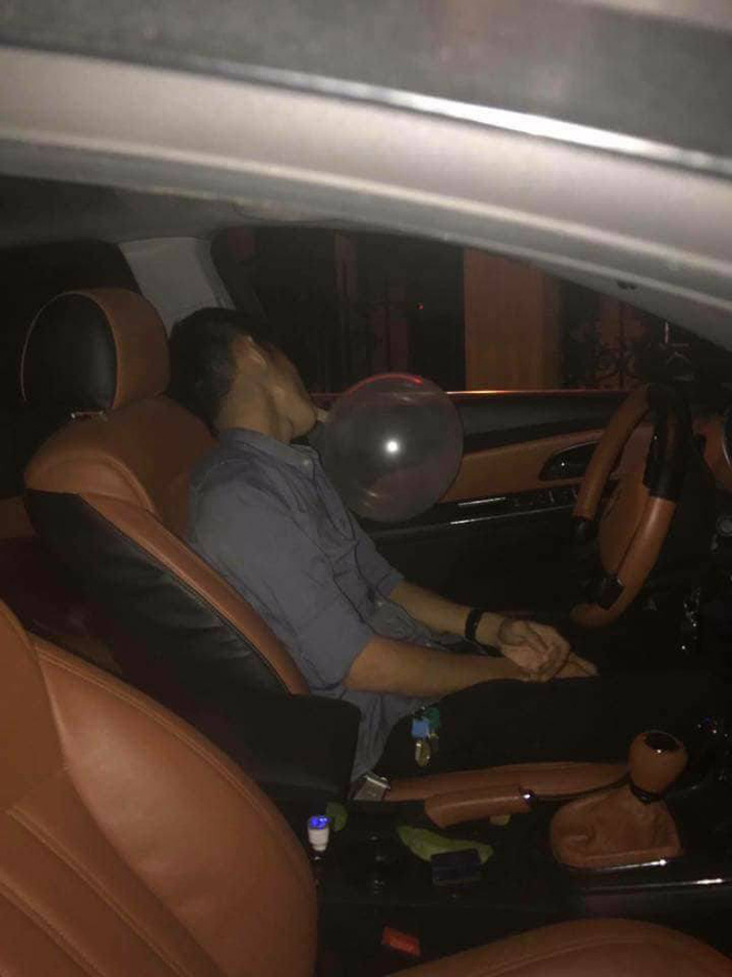 xac dinh danh tinh thanh nien vua lai xe vua hut bong cuoi dam gay xuong dui co gai tre khien nhieu nguoi bi thuong