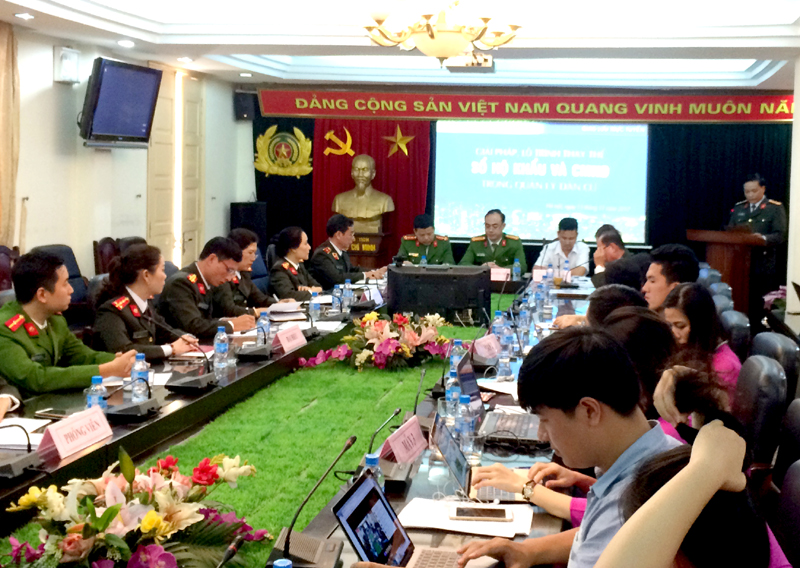cong dan khong phai lam thu tuc nop phi khi dang ky cap the can cuoc