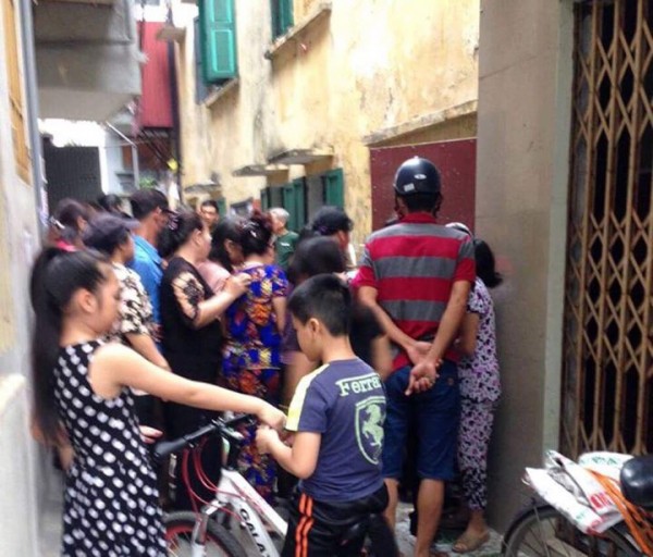 hai phong dua con di hoc nguoi phu nu bat ngo phat hien thi the be trai so sinh nang 4kg canh dong rac