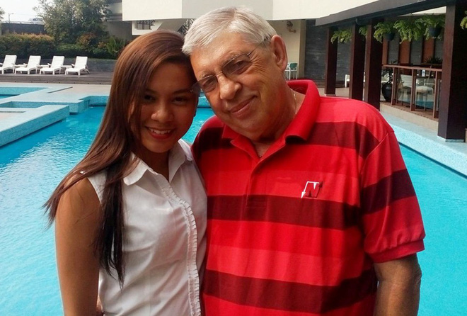 la nguoi cuoi nhieu vo nhat vuong quoc anh nhung nguoi dan ong nay lai bi cam sung sau gan 2 nam cau hon