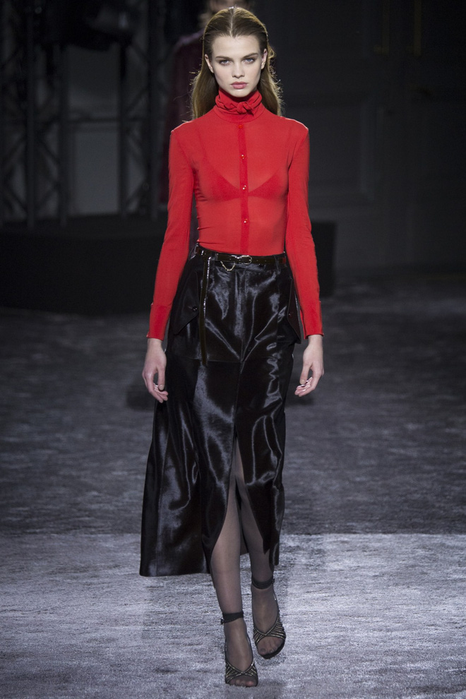 ngay dien gan ke victorias secret show gap rac roi lon vi nhieu nguoi mau khong the xin visa nhap canh trung quoc