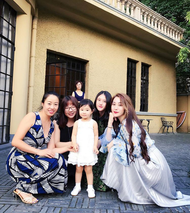 cuoc song xa hoa huong thu cua tieu thu thuoc the he sieu giau thu hai trung quoc