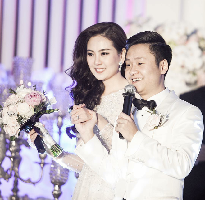 sap ky niem 1 nam lay chong mai ngoc danh dan ca khuc phat trong dam cuoi he lo hinh anh giau ky bay lau