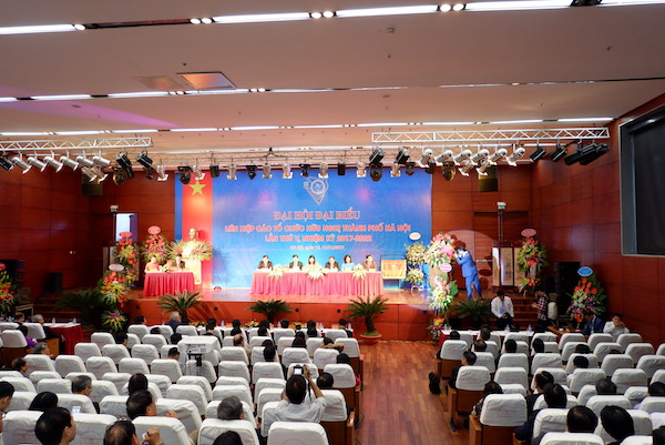ba nguyen lan huong tai dac cu chu tich haufo khoa v
