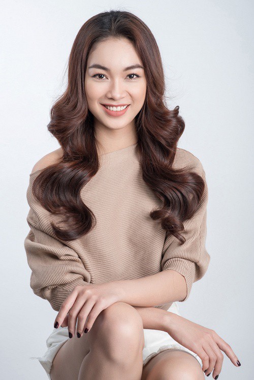 diem danh dan thi sinh the look cuc hot cua cac doi pham huong ky duyen minh tu