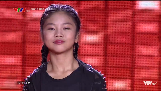 dong nhi bat ngo xuat hien trong dem ban ket giong hat viet nhi 2017 ho tro cho huong tram
