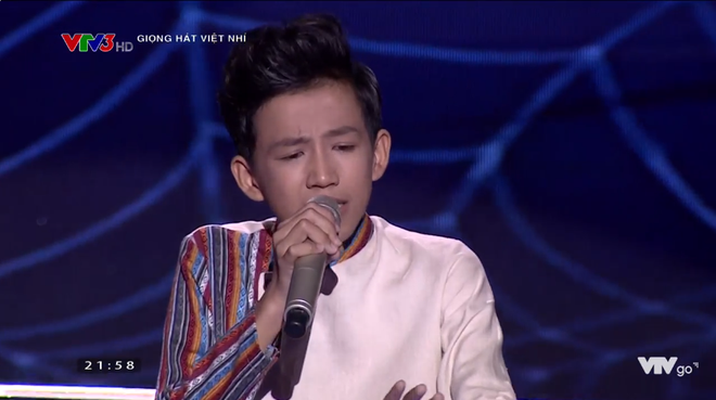 dong nhi bat ngo xuat hien trong dem ban ket giong hat viet nhi 2017 ho tro cho huong tram