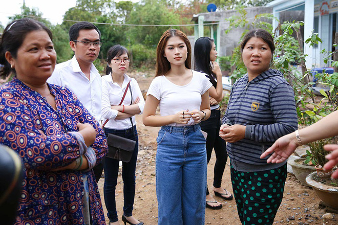 trang tran ngoc thanh tam ban do hieu lay tien ho tro dan ngheo sau bao damrey