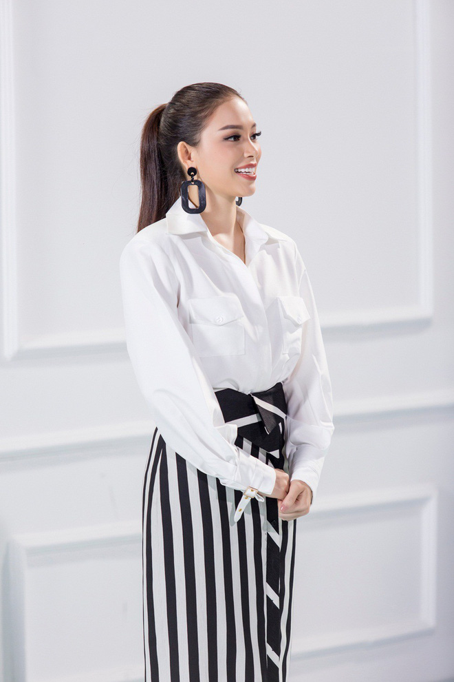 the look chinh thuc len song ky duyen bi minh tu mang xa xa vao mat