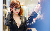 dien trang phuc khoet sau tao bao diep lam anh de lo mieng dan nguc lap lo