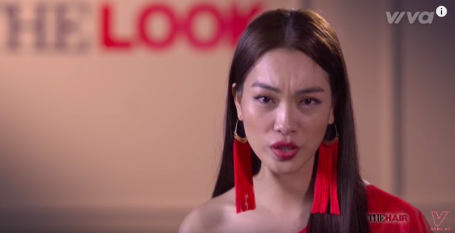 thi sinh the look khoc loc to cao nhau gia tao truoc mat pham huong minh tu
