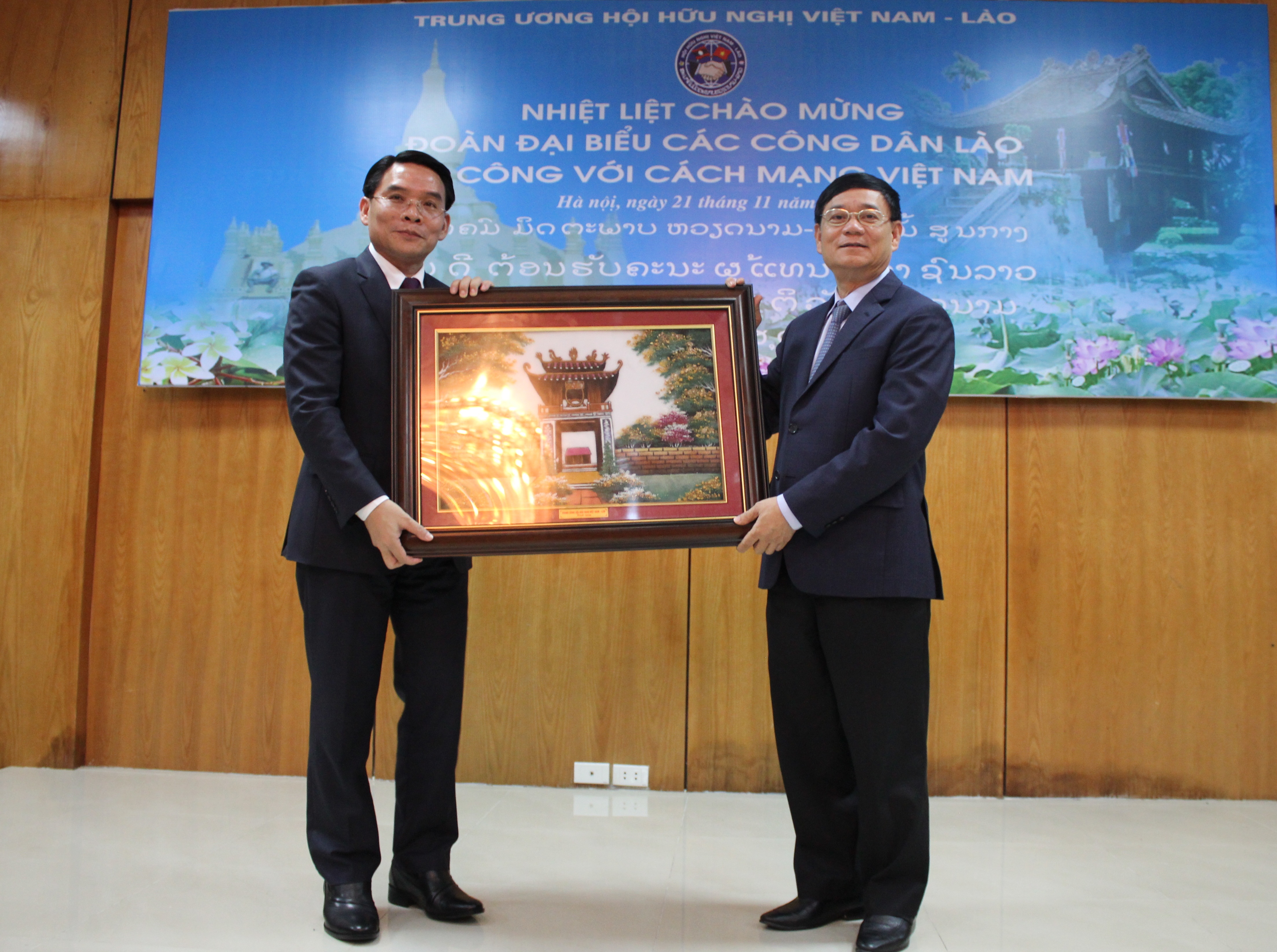 doan dai bieu nhan dan lao co cong voi cach mang viet nam toi tham viet nam