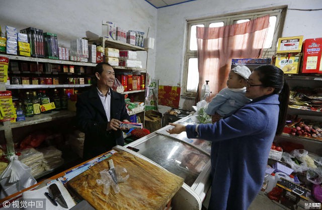 ong chu tiem tap hoa o son dong bong tro thanh hien tuong internet trung quoc vi ten la alipay