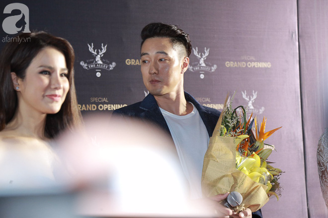 quy ong doc than so ji sub xuat hien cuc ky dien trai lien tuc vay chao nguoi ham mo viet