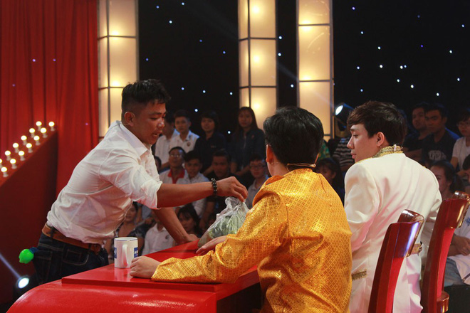chang xe om moi bo nguoi yeu duoc tran thanh truong giang tang nong 40 trieu