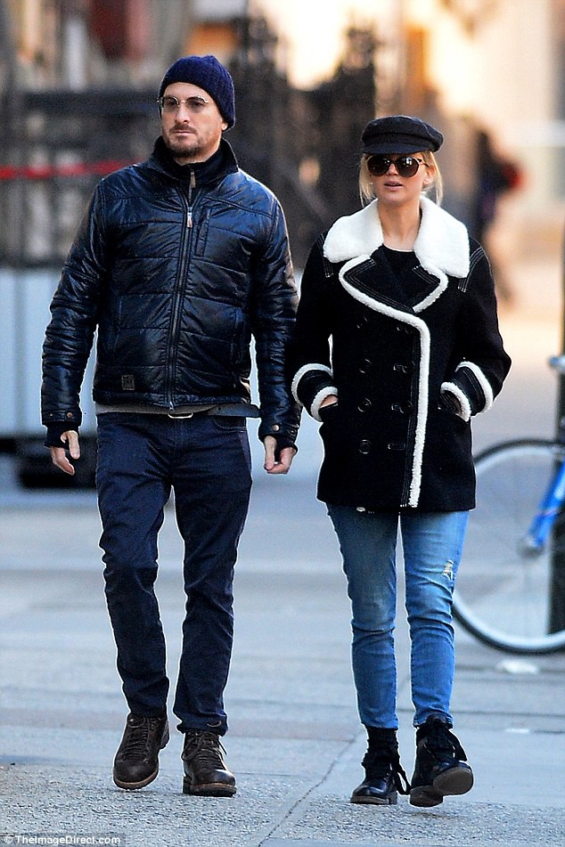 my nhan hot nhat hollywood jennifer lawrence chia tay ban trai hon 22 tuoi