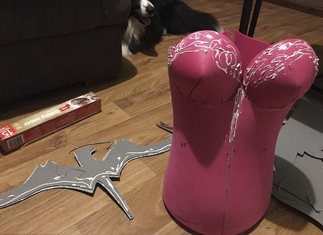 chi dung tham xop va bang dinh co gai nay van cosplay wonder woman thanh cong my man