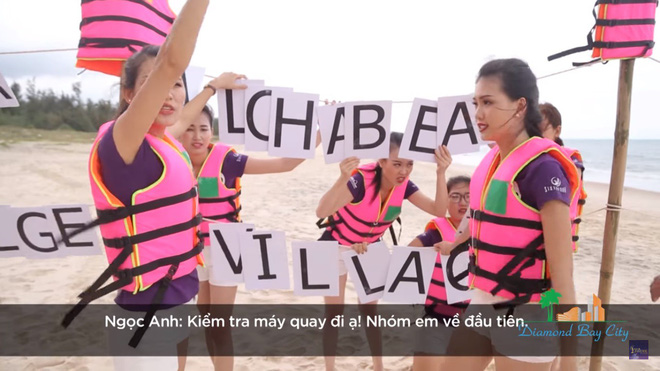 thi sinh hoa hau hoan vu viet nam cau gat kiem tra lai may quay di a