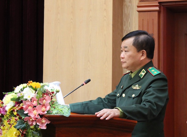 trung tuong hoang xuan chien gap mat doan dai bieu lao co cong voi cach mang viet nam