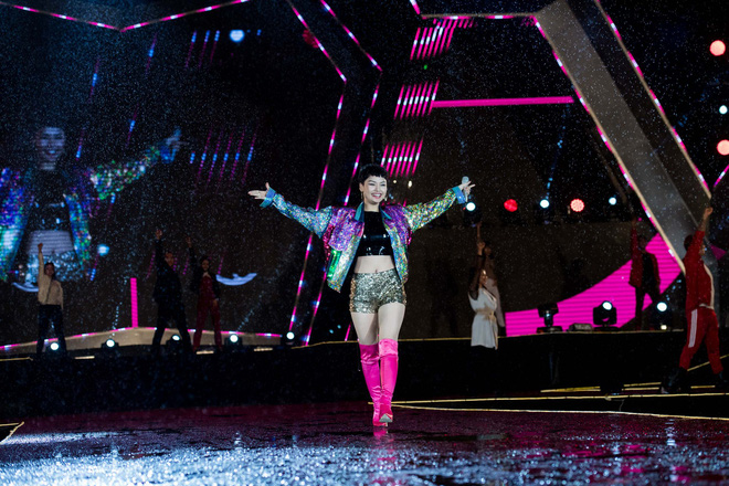 miu le lan dau xuat hien tu tin hat live sau khi bi vo mat vi hat yeu