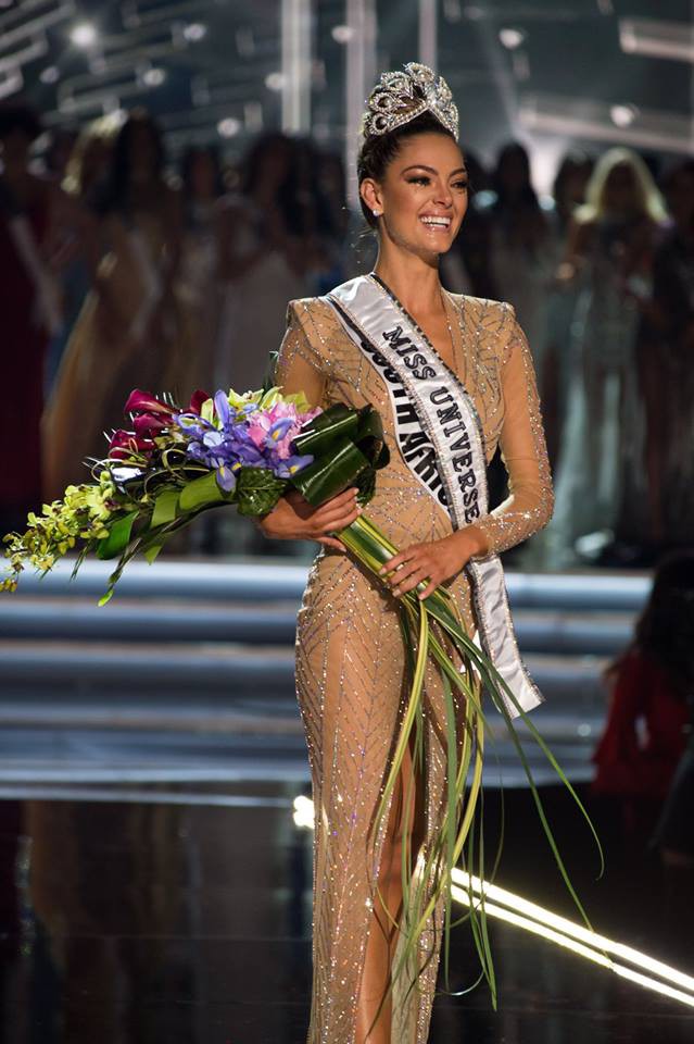 hoa hau nam phi dang quang miss universe 2017