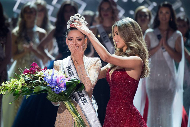 hoa hau nam phi dang quang miss universe 2017