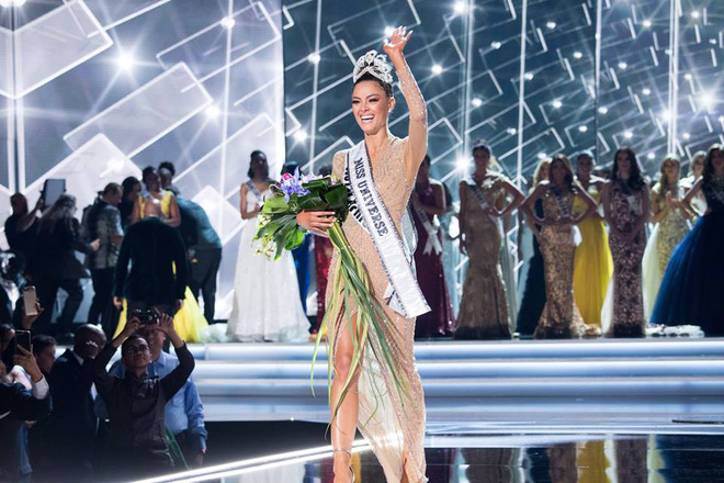 hoa hau nam phi dang quang miss universe 2017