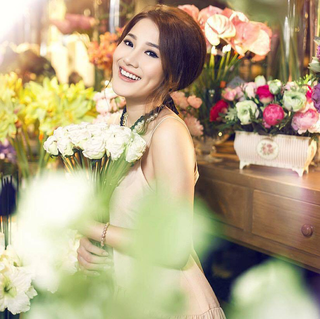 ngoc nu bolero to my bi thanh nien mac ao grabbike be trom guong chieu hau mercedes tri gia gan 100 trieu