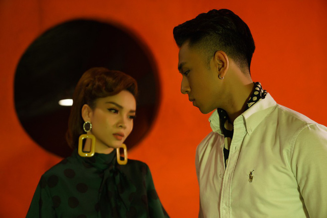 yen trang hoa quy co co dien lam song lai bai hit anh khong muon bat cong voi em