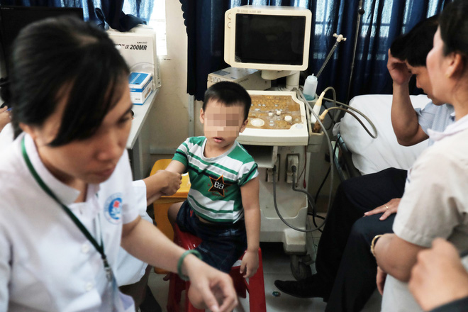 vu bao mau bao hanh tre em tai mam xanh nhieu tre quay khoc mat ngu ve dem tham chi co trieu chung tu ky