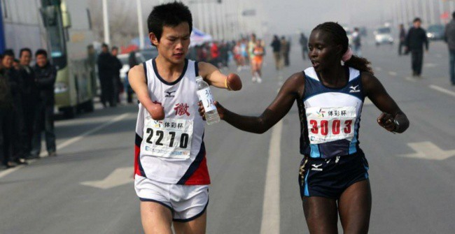 16 khoanh khac am ap chung to nguoi tot van con day tren the gian nay