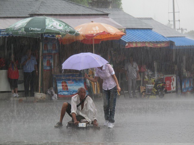 16 khoanh khac am ap chung to nguoi tot van con day tren the gian nay