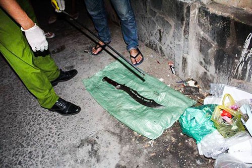 hai nam thanh nien bi chem xoi xa khi di an oc 1 nguoi tu vong