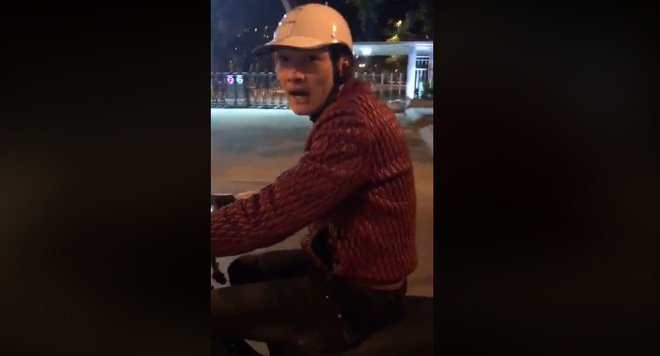 nghi van dien vien nguoi phan xu boc dau xe chui the roi quay clip