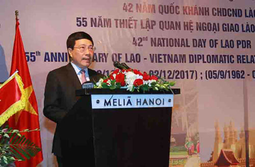 ky niem 42 nam quoc khanh lao tai viet nam