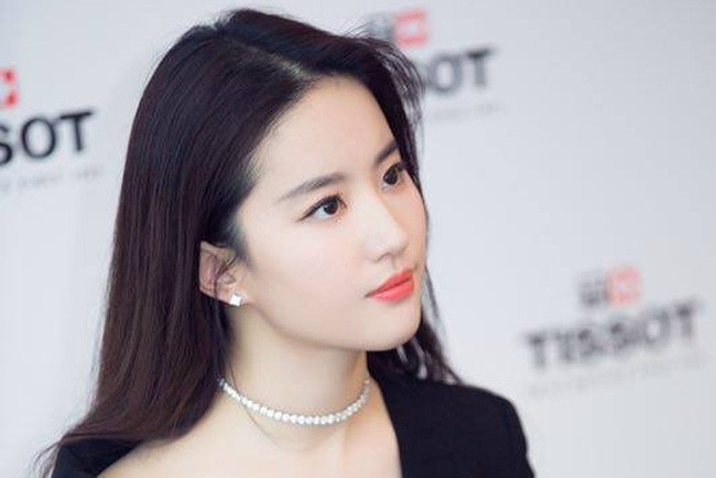 duoc chon dong hoa moc lan ban dien anh luu diec phi bi che qua mong manh de vo
