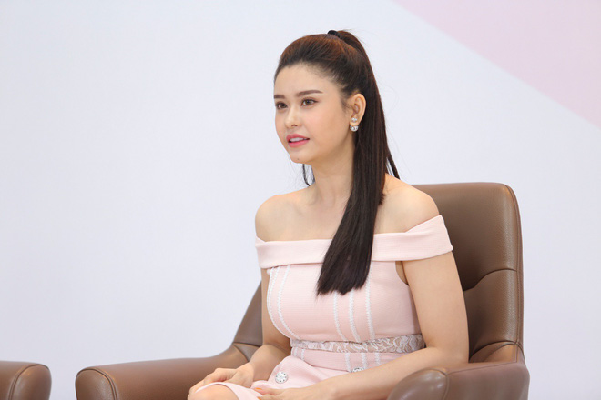 truong quynh anh so hai chinh minh khong dam dung truoc guong