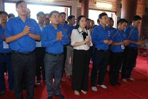 trung uong doan tinh doan nghe an dang huong va gan bien cong trinh thanh nien tai truong bon