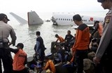 lat lai nhung be boi cua may bay sukhoi ky su dung bang gia vat lieu co van de