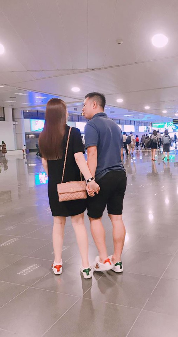 loat anh tinh tu cua giang hong ngoc va ban trai doanh nhan giua nghi an bau bi