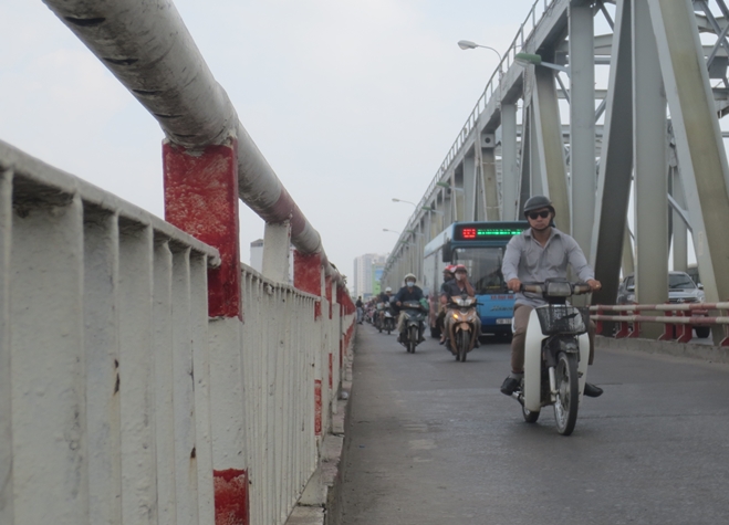 dam bao an toan giao thong tren cau chuong duong