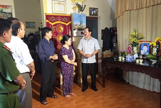 lanh dao tinh quang tri tham cac gia dinh co nan nhan tu vong do tai nan giao thong