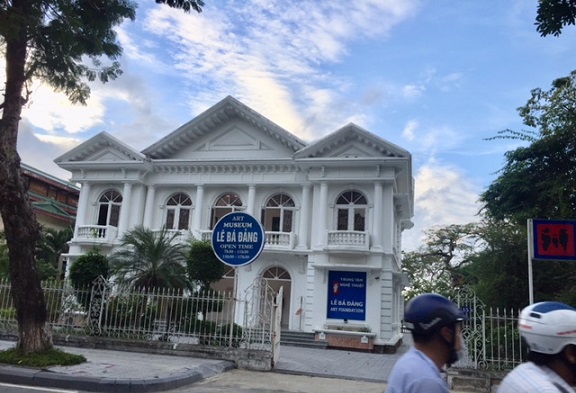 thanh lap bao tang my thuat hue noi bat ben dong huong giang tho mong