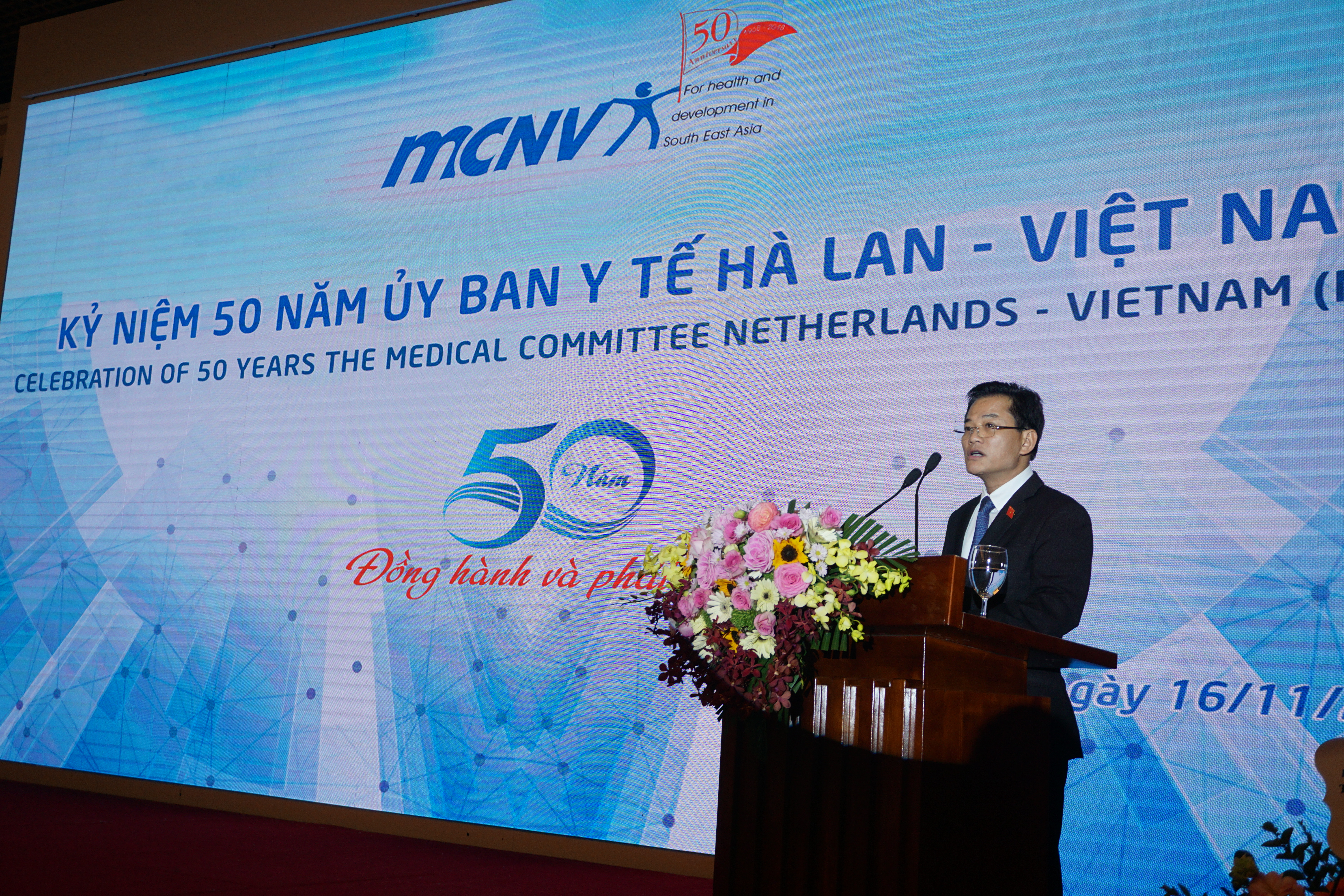 uy ban y te ha lan viet nam tron 50 tuoi nhan huan chuong huu nghi thu 4