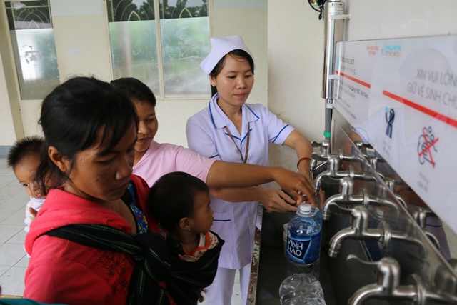 hsbc viet nam vinacapital foundation ho tro y te ninh thuan
