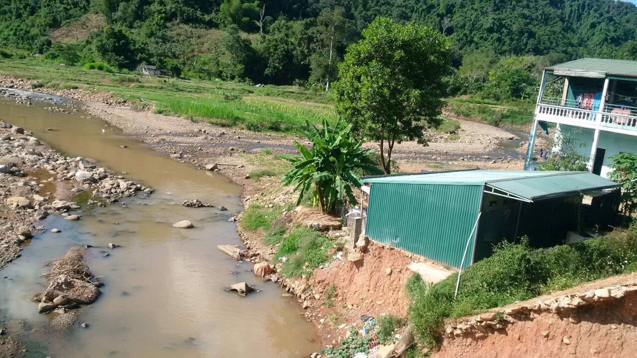 phat hien thi the hoc sinh lop 6 chet noi tren suoi o dien bien