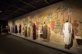 ngam ao dai viet hoa quyen van hoa nga