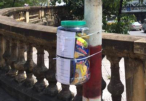 chang trai anh quoc mang hoi am cho nguoi vo gia cu