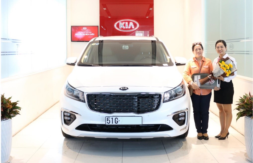 kia sedona moi lap ky luc doanh so chi sau mot thang ra mat