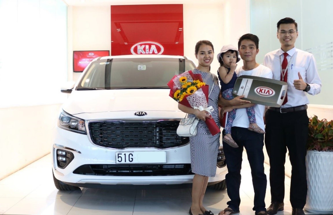 kia sedona moi lap ky luc doanh so chi sau mot thang ra mat